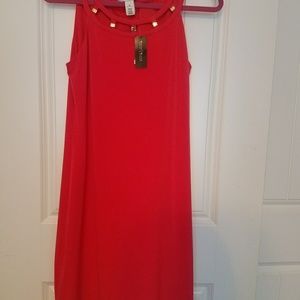 red sleevless dress